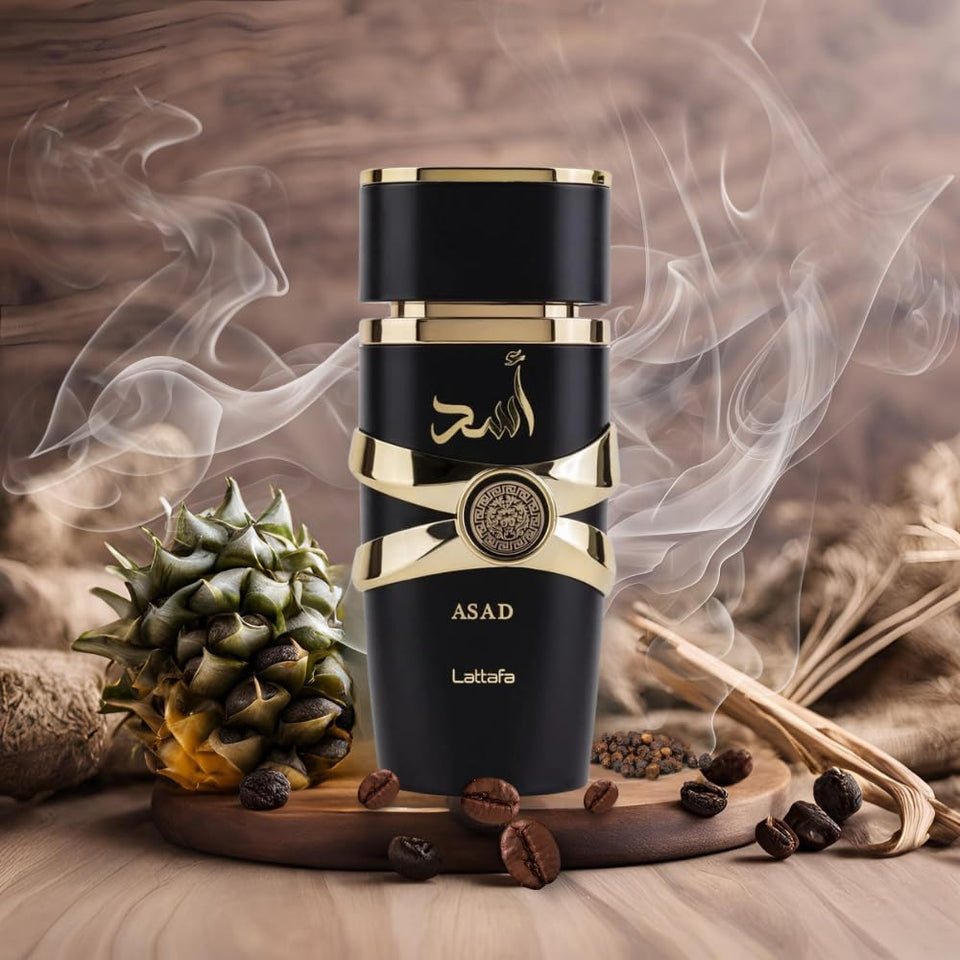 Lattafa Asad es una fragancia de vainilla.
Notas altas: pimienta negra, piña, tabaco.
Notas de corazón: café, pachulí, iris.
Notas de fondo: ámbar, vainilla, maderas secas, benzaína, ládano,
fragancia duradera.