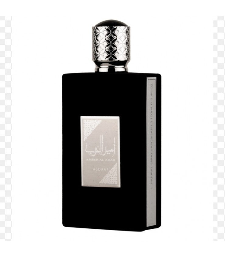 AMEER AL ARAB EAU DE PARFUM
El perfume árabe  Príncipe de Arabia, de la casa Lattafa es un perfume unisex muy atractivo y sexy.
Se presenta en un elegante frasco de terciopelo negro con tapón plateado y tiene 100ml.
Notas olfativas:
Notas de salida: al