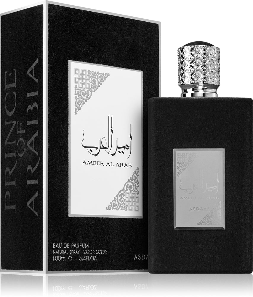AMEER AL ARAB EAU DE PARFUM
El perfume árabe  Príncipe de Arabia, de la casa Lattafa es un perfume unisex muy atractivo y sexy.
Se presenta en un elegante frasco de terciopelo negro con tapón plateado y tiene 100ml.
Notas olfativas:
Notas de salida: al