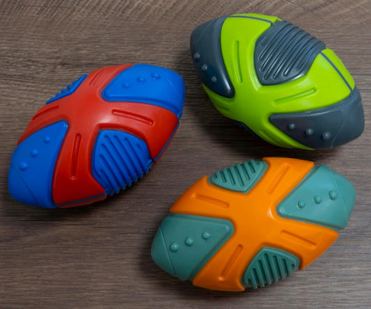 Juguete de Sonido de Masticar para Perro en Forma de Pelota de Rugby 125x75mm - Juegos de lanzar traer Animales domésticos Mascotas - en Silicona - Color Azul y Rojo