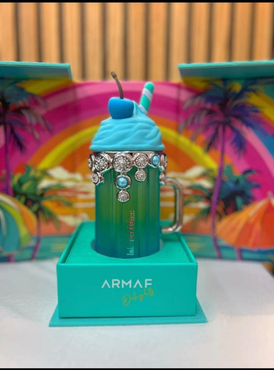 Island Bliss Armaf  silvestres y notas verdes, en las notas de corazón flor de azahar del naranjo, lirio de agua, coco y lactonas, y en las notas de fondo encontramos haba tonka, vainilla y almizcle.
Este perfume propone una escapada a una isla paradisiac